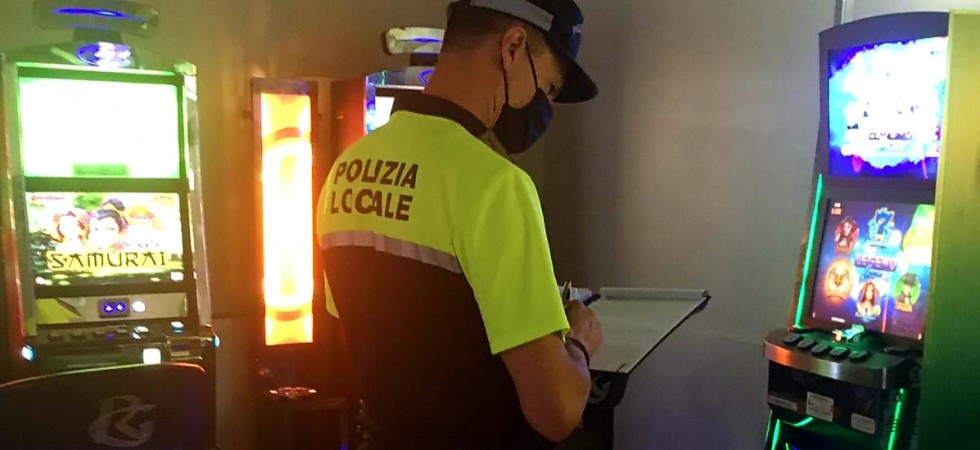 Legge sulle slot machine, 2 esercenti non la rispettano: sanzioni fino a 5.000 euro per ogni apparecchio attivo